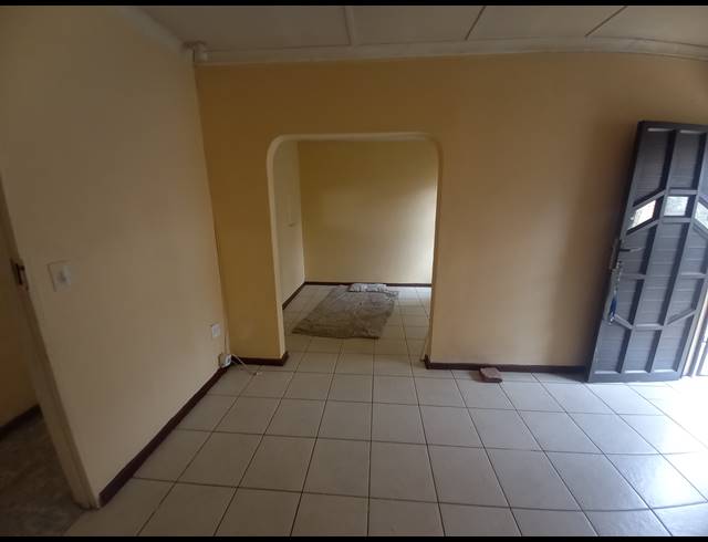 3 BEDROOM HOUSE TO LET IN NGWELEZANA